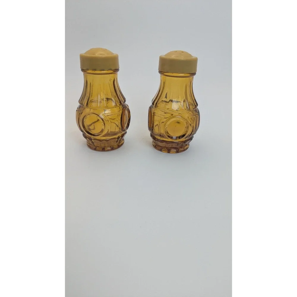 Vintage Amber Glass Salt Pepper Shakers‎ Thumbprint Ribbed MCM Retro Set 4 Inch